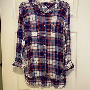 Super comfy, slight stretch, light flannel.